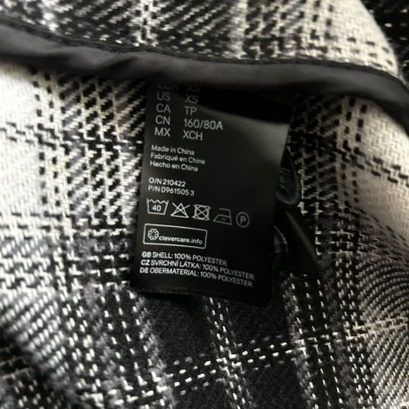 H&M Black And White Plaid Long Button Down Jacket/ Shacket Women’s Size XS - Picture 10 of 14